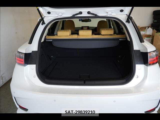 Lexus CT 2015-06 275613-11