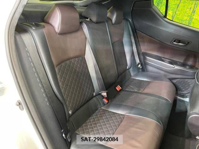 Toyota C-HR 2017-06 342925-9