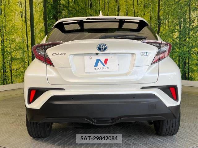 Toyota C-HR 2017-06 342925-15