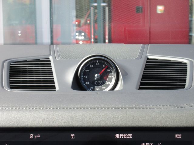 Porsche CAYENNE 2021-03 3768-24