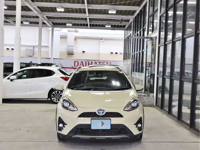 Toyota AQUA 2018-10 20439-1
