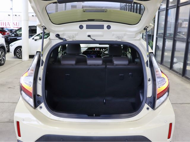 Toyota AQUA 2018-10 20439-5