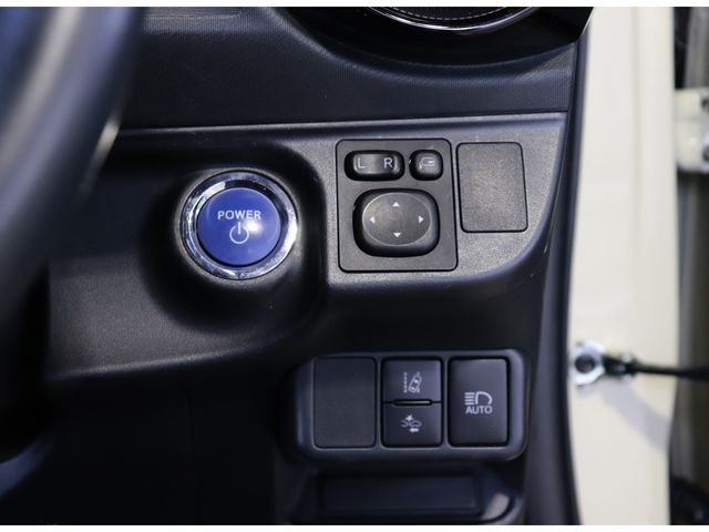 Toyota AQUA 2018-10 20439-13