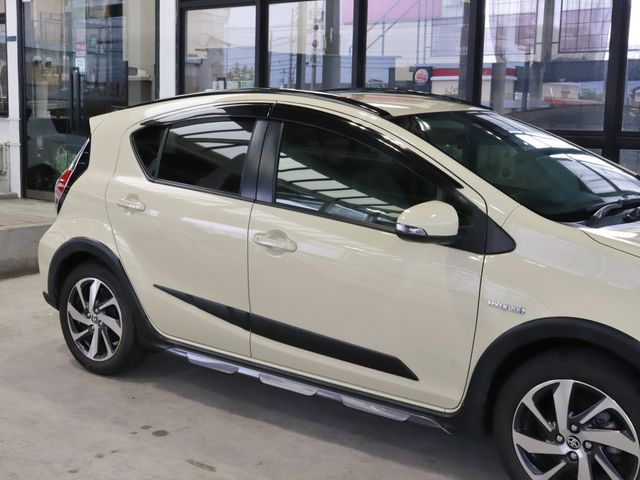 Toyota AQUA 2018-10 20439-19