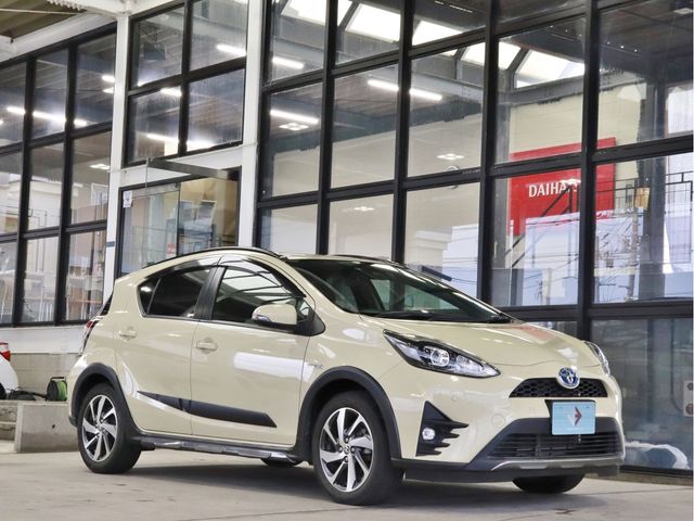 Toyota AQUA 2018-10 20439-0