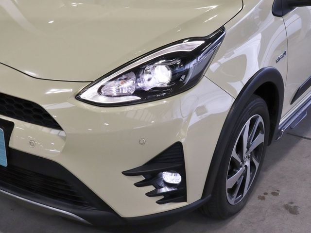 Toyota AQUA 2018-10 20439-18