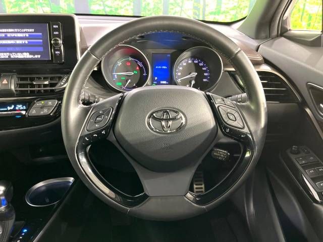 Toyota C-HR 2017-04 14952-13