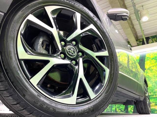 Toyota C-HR 2017-04 14952-12