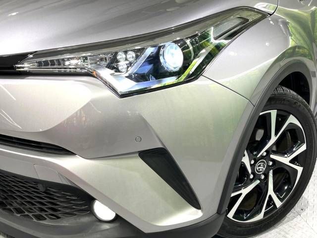 Toyota C-HR 2017-04 14952-11
