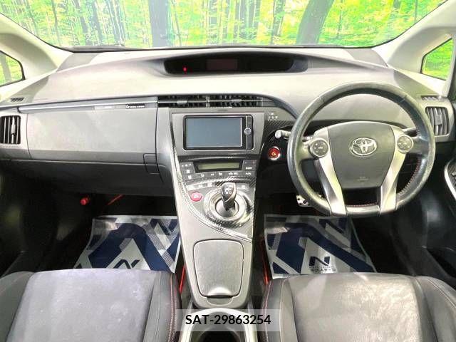Toyota PRIUS 2014-02 217571-1