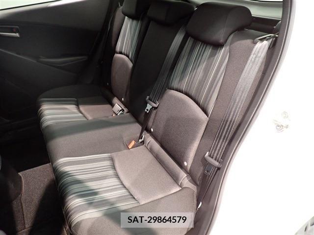 Mazda MAZDA2 2022-02 335922-26