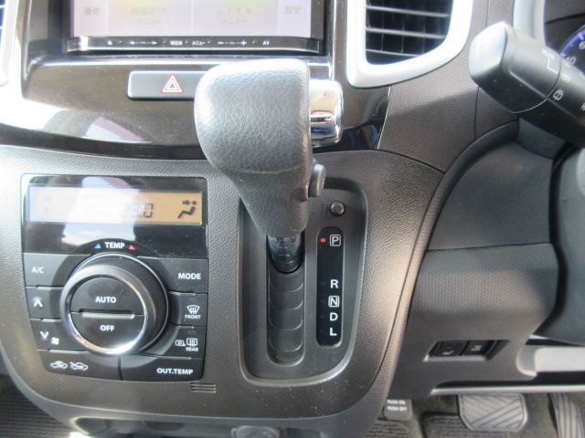 Mitsubishi DELICA D2 2012-03 2813-13
