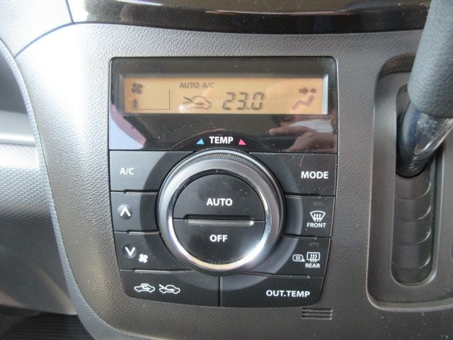 Mitsubishi DELICA D2 2012-03 2813-14