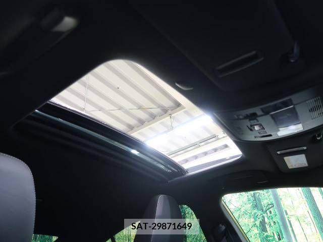 Lexus IS 2021-06 275348-5