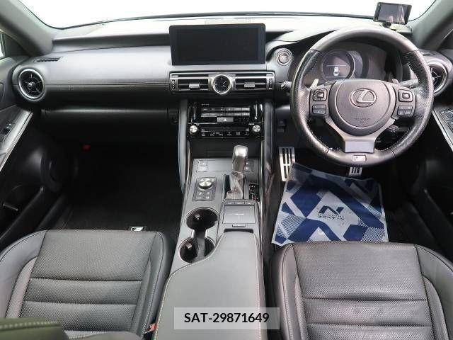 Lexus IS 2021-06 275348-1