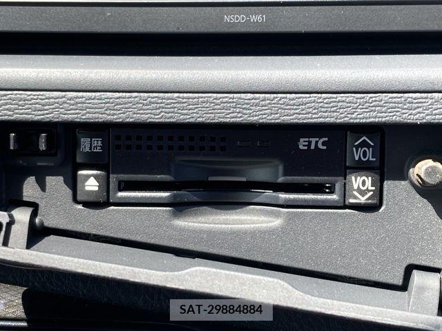 Toyota ISIS 2012-02 327736-19