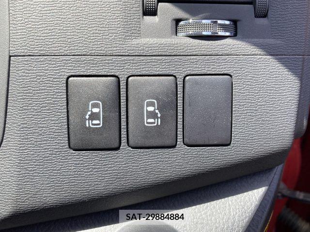 Toyota ISIS 2012-02 327736-17