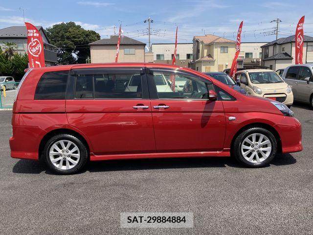 Toyota ISIS 2012-02 327736-7