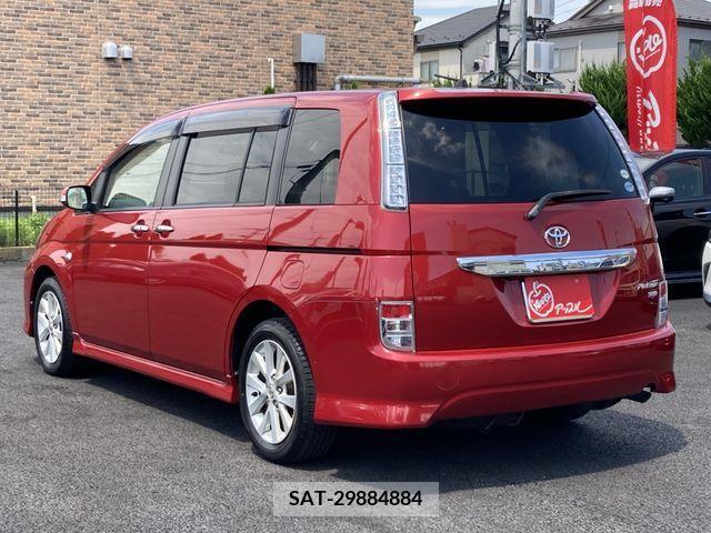 Toyota ISIS 2012-02 327736-2