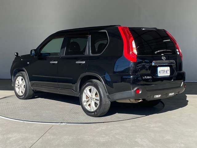 Nissan X-TRAIL 2011-06 190611-12