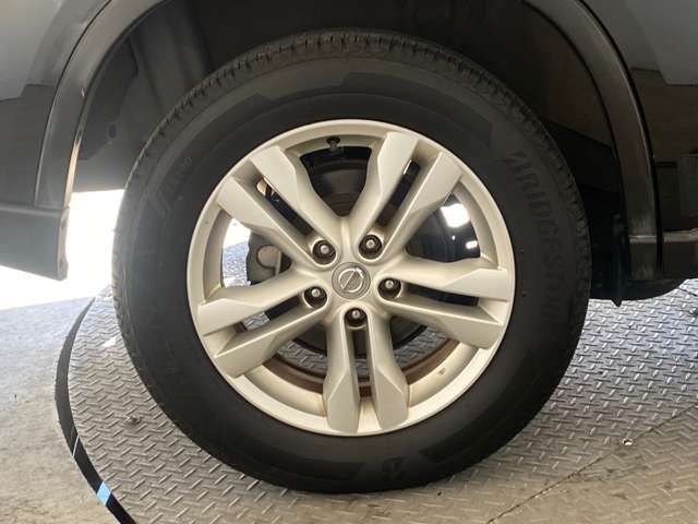 Nissan X-TRAIL 2011-06 190611-17
