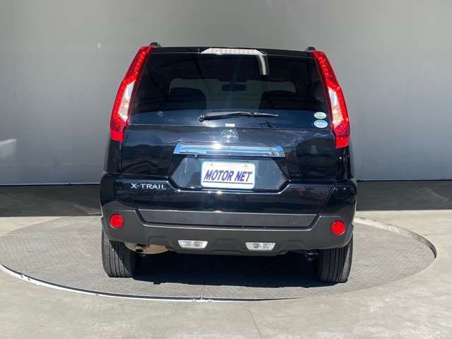 Nissan X-TRAIL 2011-06 190611-11