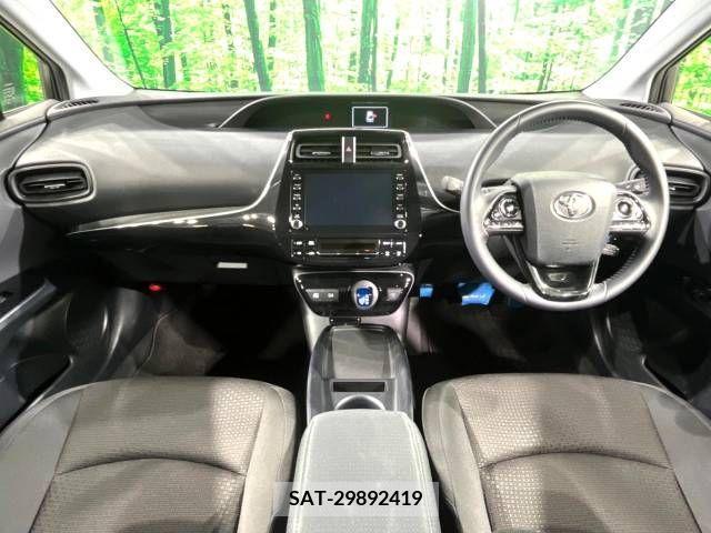 Toyota PRIUS 2022-07 322519-1