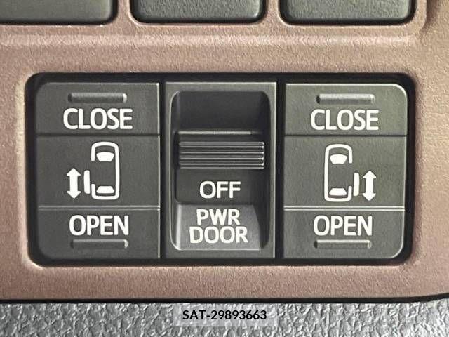 Toyota ESQUIRE 2015-06 268537-4