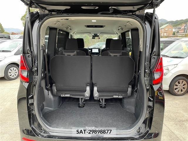 Toyota NOAH 2022-03 208525-6