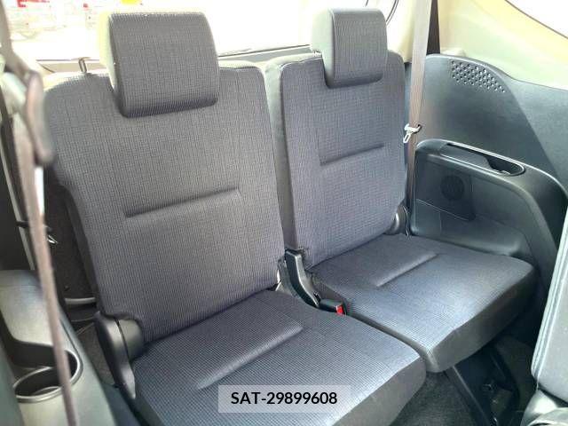 Toyota SIENTA 2015-10 368214-9