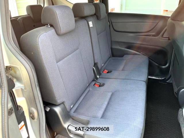 Toyota SIENTA 2015-10 368214-8