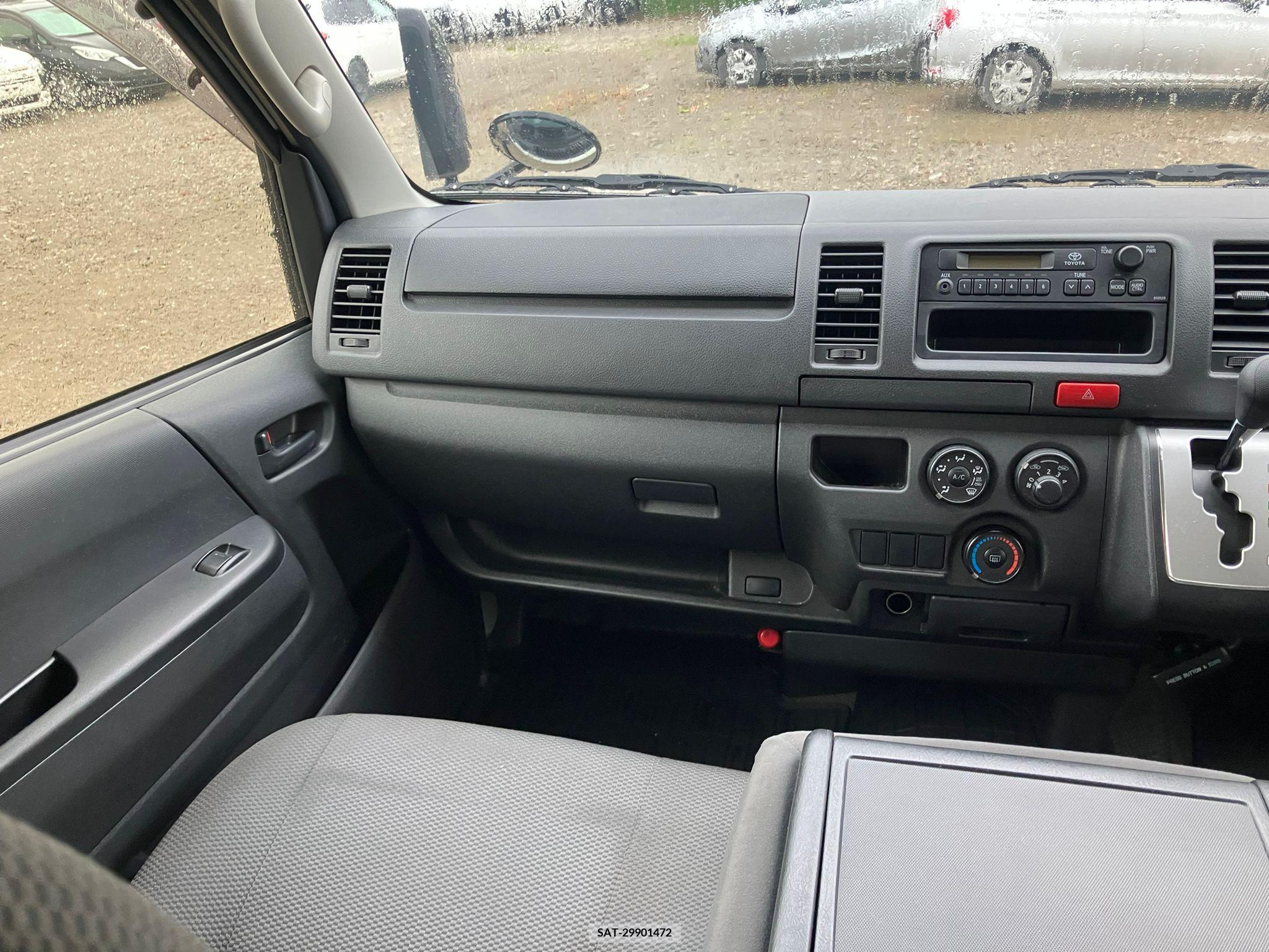 Toyota HIACE VAN 2017-05 258346-8
