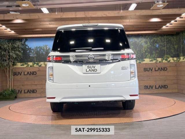 Nissan ELGRAND 2022-12 359704-16