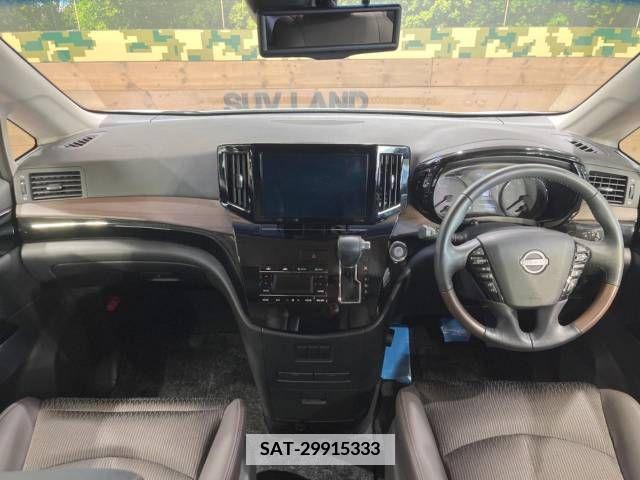 Nissan ELGRAND 2022-12 359704-1