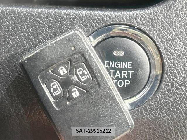 Toyota VOXY 2011-04 289478-7