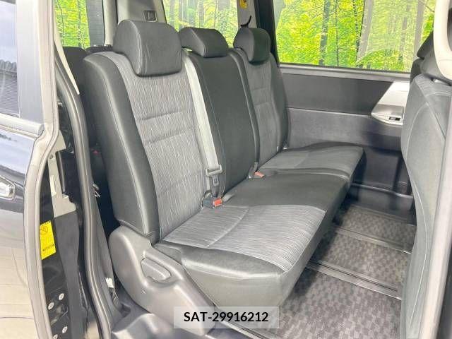 Toyota VOXY 2011-04 289478-9