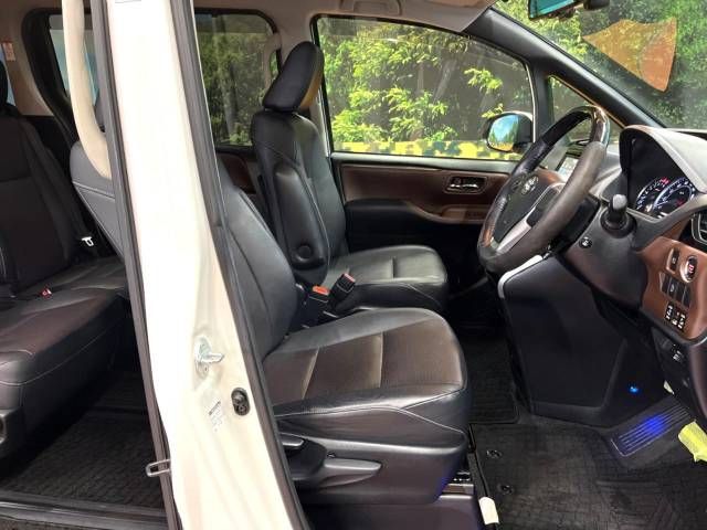 Toyota ESQUIRE 2015-12 187466-7