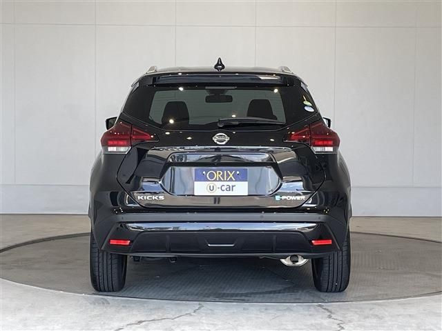 Nissan KICKS 2021-02 24606-9