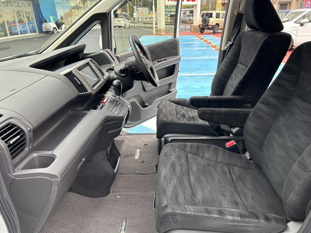 Honda e 2013-02 190481-17
