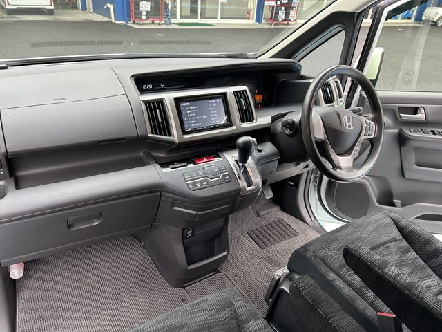 Honda e 2013-02 190481-16