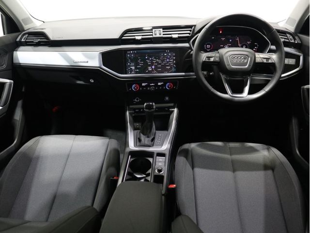 Audi Q3 2020-09 187804-9