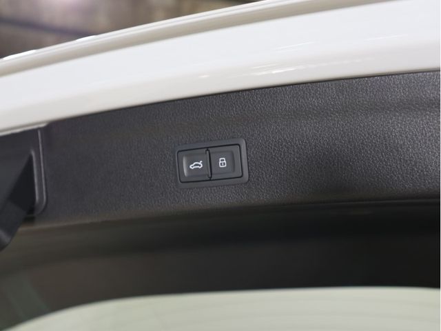 Audi Q3 2020-09 187804-23