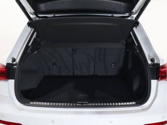 Audi Q3 2020-09 187804-24