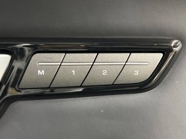 ROVER RANGE ROVER 2017-03 196748-11