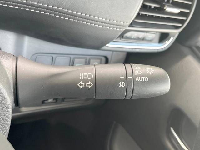 Nissan SERENA 2018-04 12427-14
