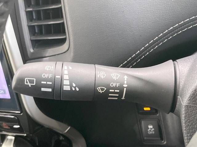 Nissan SERENA 2018-04 12427-13