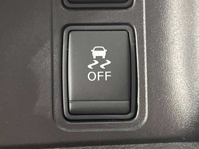 Nissan SERENA 2018-04 12427-19
