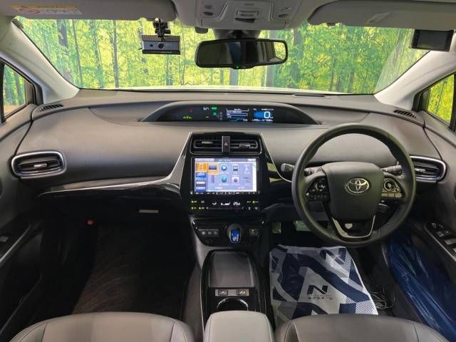 Toyota PRIUS 2019-03 27593-1