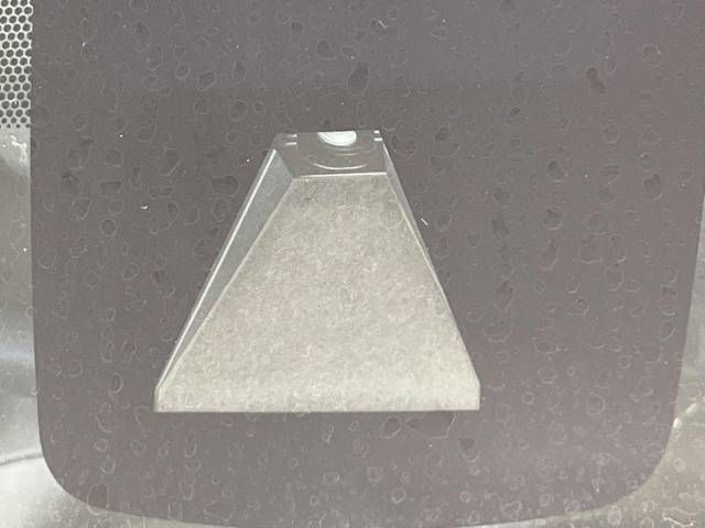 Toyota PRIUS 2019-03 27593-4