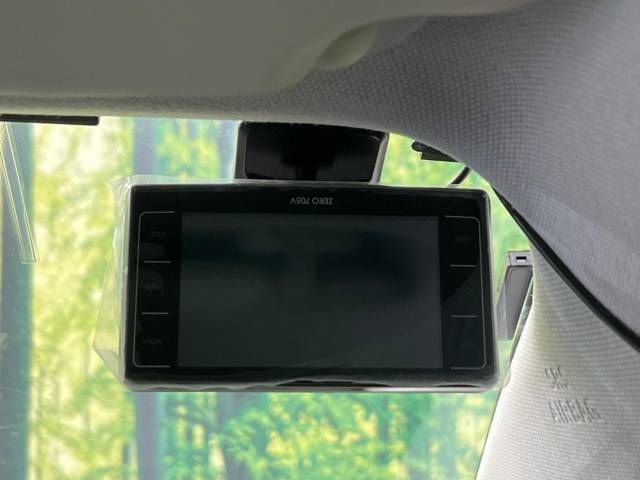 Toyota PRIUS 2019-03 27593-6